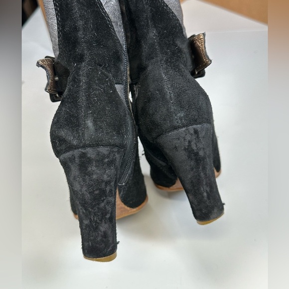 Donald J. Pliner Heidy Black Leather & Suede Wedge Boots Sz 8 - Picture 2 of 7